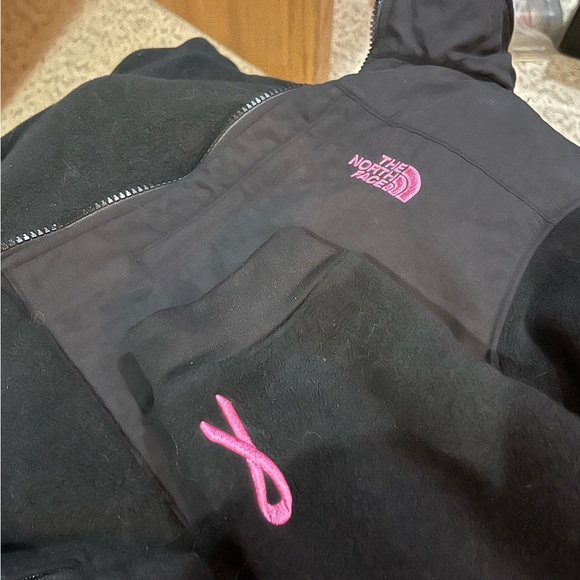 The North Face Black Fleece Jacket - Picture 2 of 6
